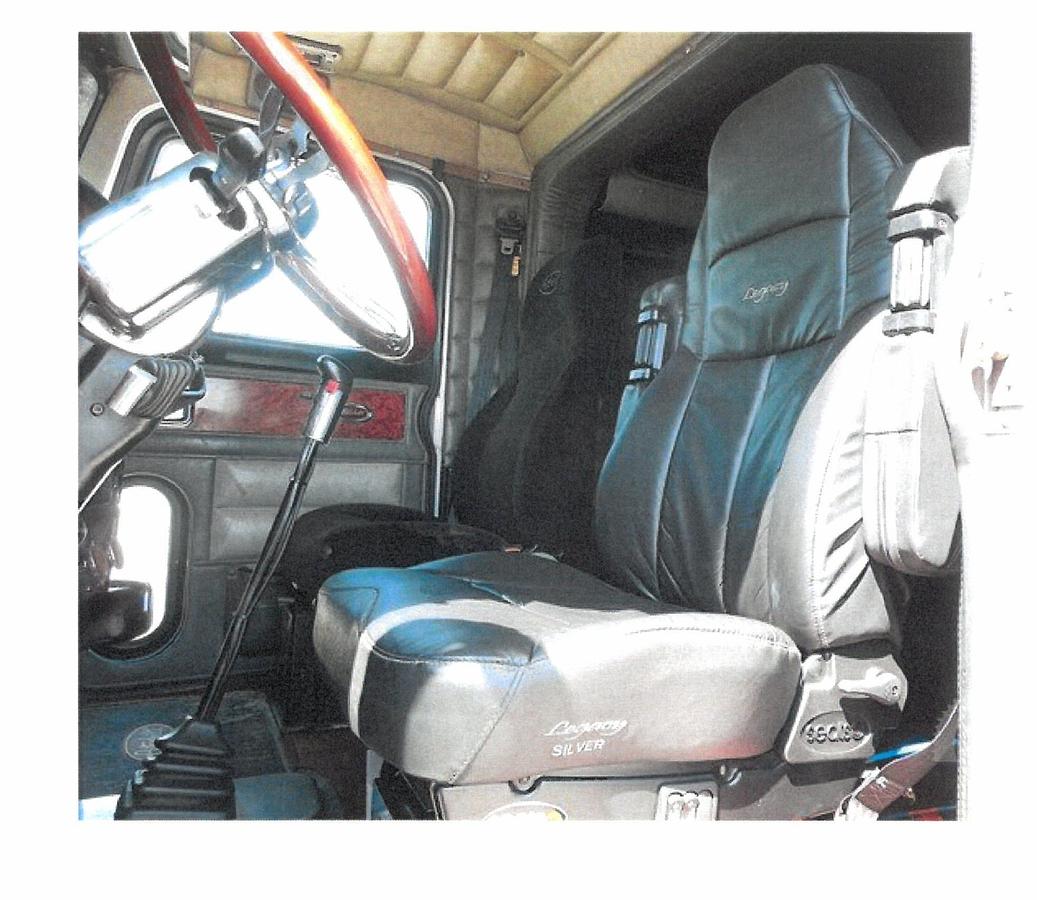 Used 2005 Peterbilt 379 EXHD Conventional Sleeper Semi