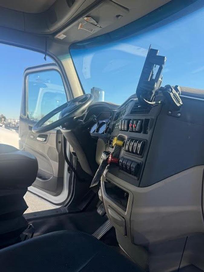 Used 2021 PETERBILT 567 Dump Truck