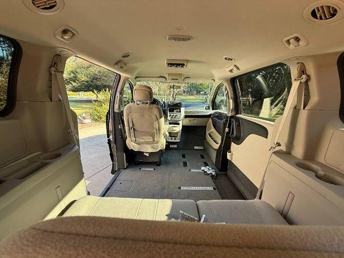 Used 2012 Dodge Grand Caravan SXT