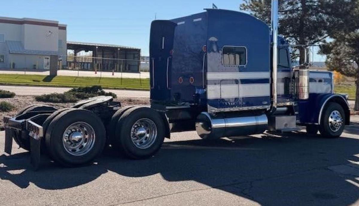 Used 2011 Peterbilt 389