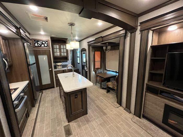 Used 2019 Keystone Alpine 3500RL