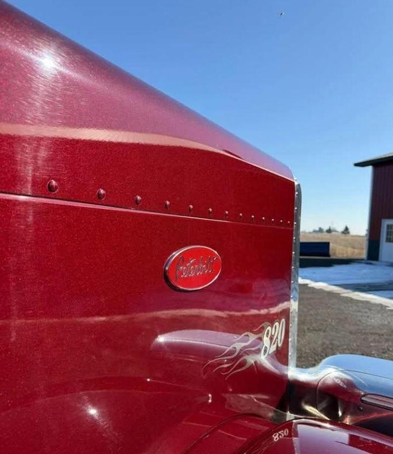 Used 2021 Peterbilt 389