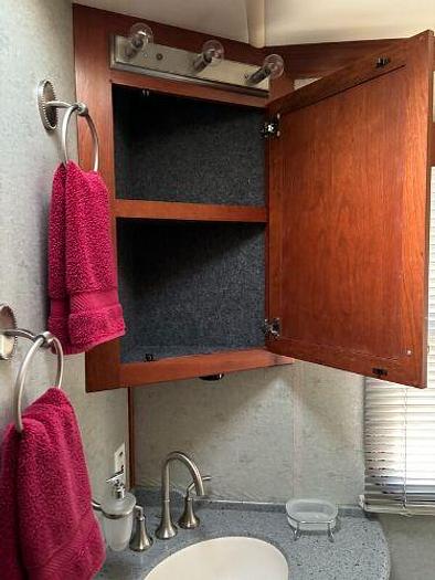 Used 2008 Fleetwood Revolution LE 40E