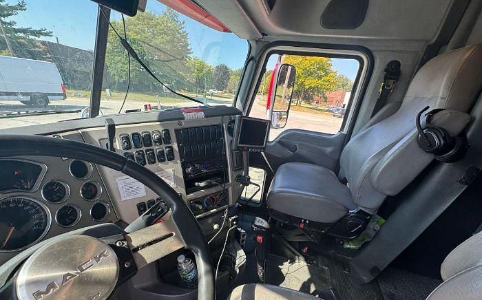 Used 2012 Mack Pinnacle CXU613