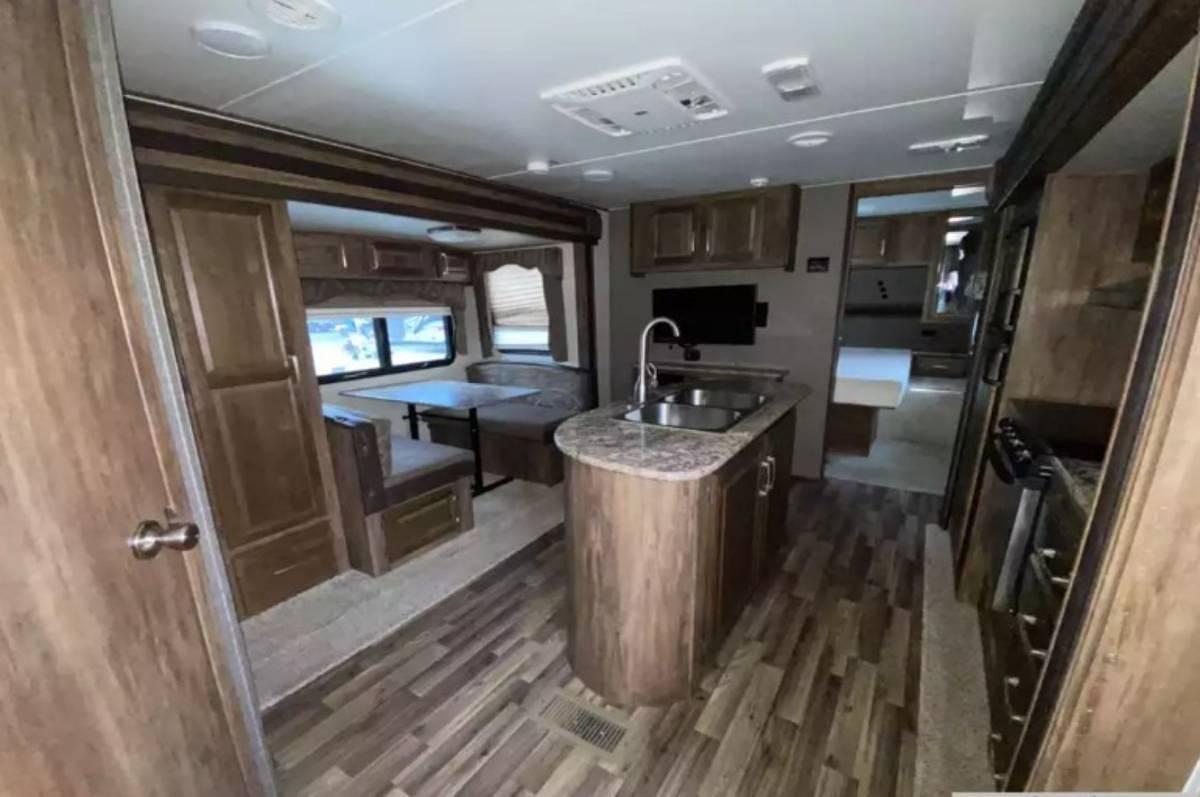 Used 2016 Keystone Cougar 22RBIWE