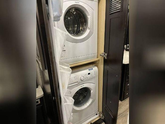 Used 2020 Newmar Dutch Star 4369