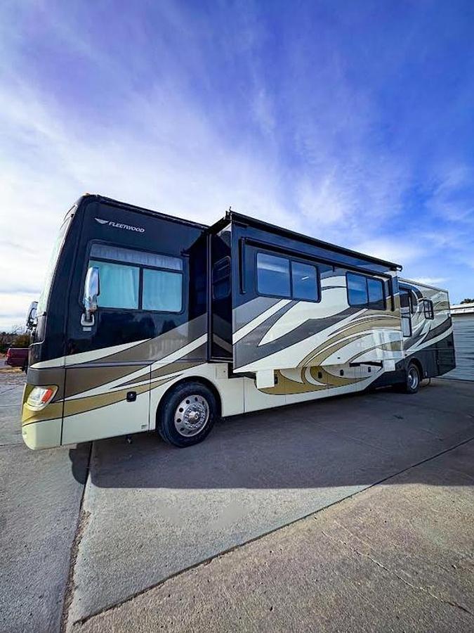 Used 2010 Fleetwood Discovery 40X