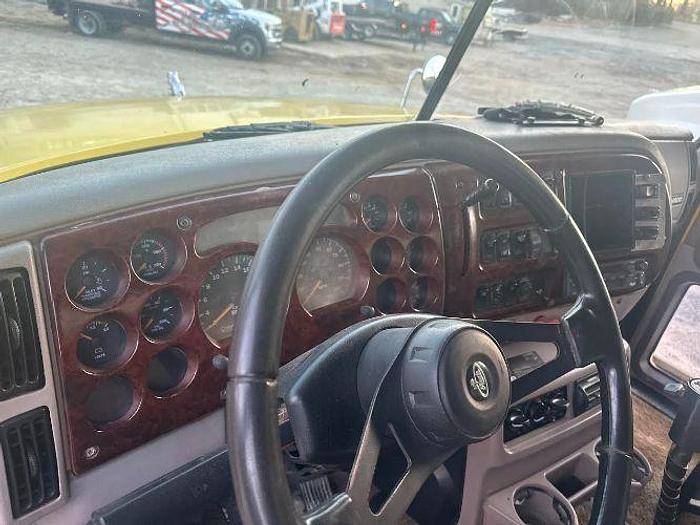 Used 2005 Mack CHN613