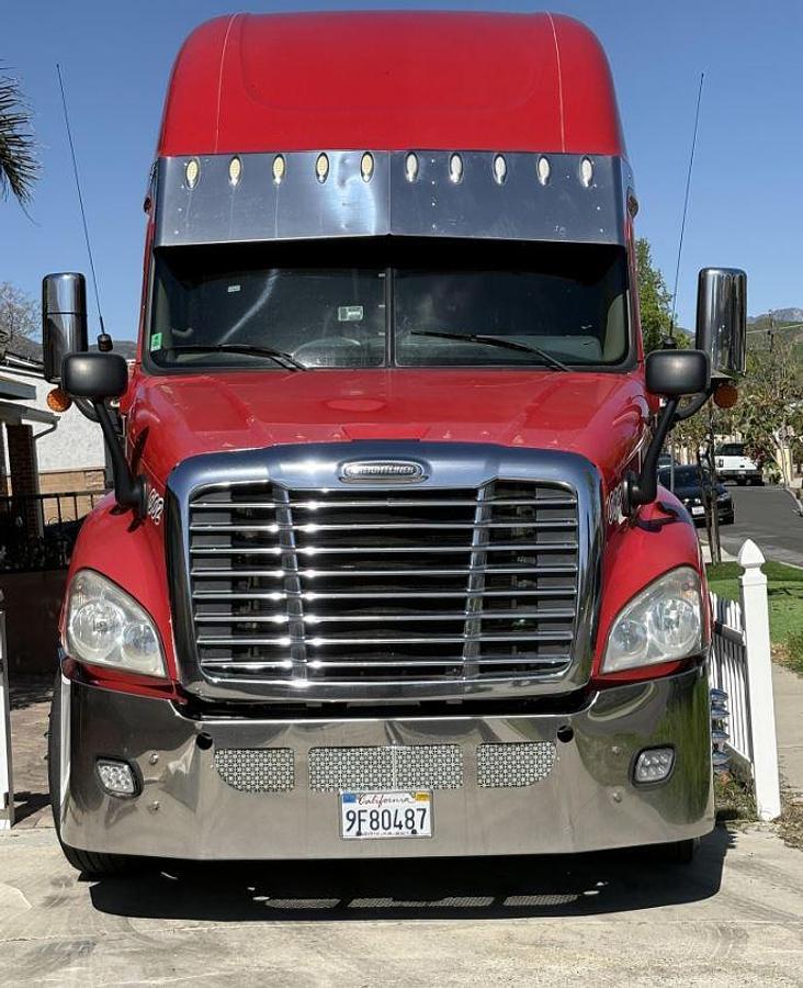 Used 2015 FREIGHTLINER CASCADIA 125