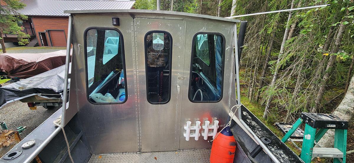 Used 1995 Chelon 21ft Cabin Cruiser