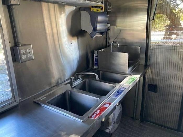 Used 2004 GMC Workhorse Food Truck