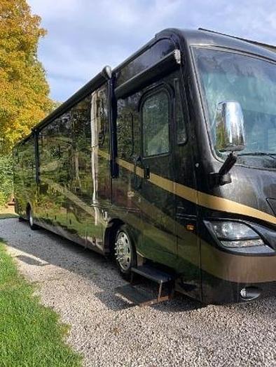 Used 2017 Coachmen Cross Country RD 404RB
