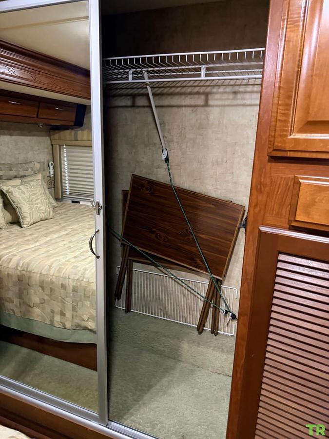 Used 2009 Fleetwood Expedition 38R Class A Diesel Pusher