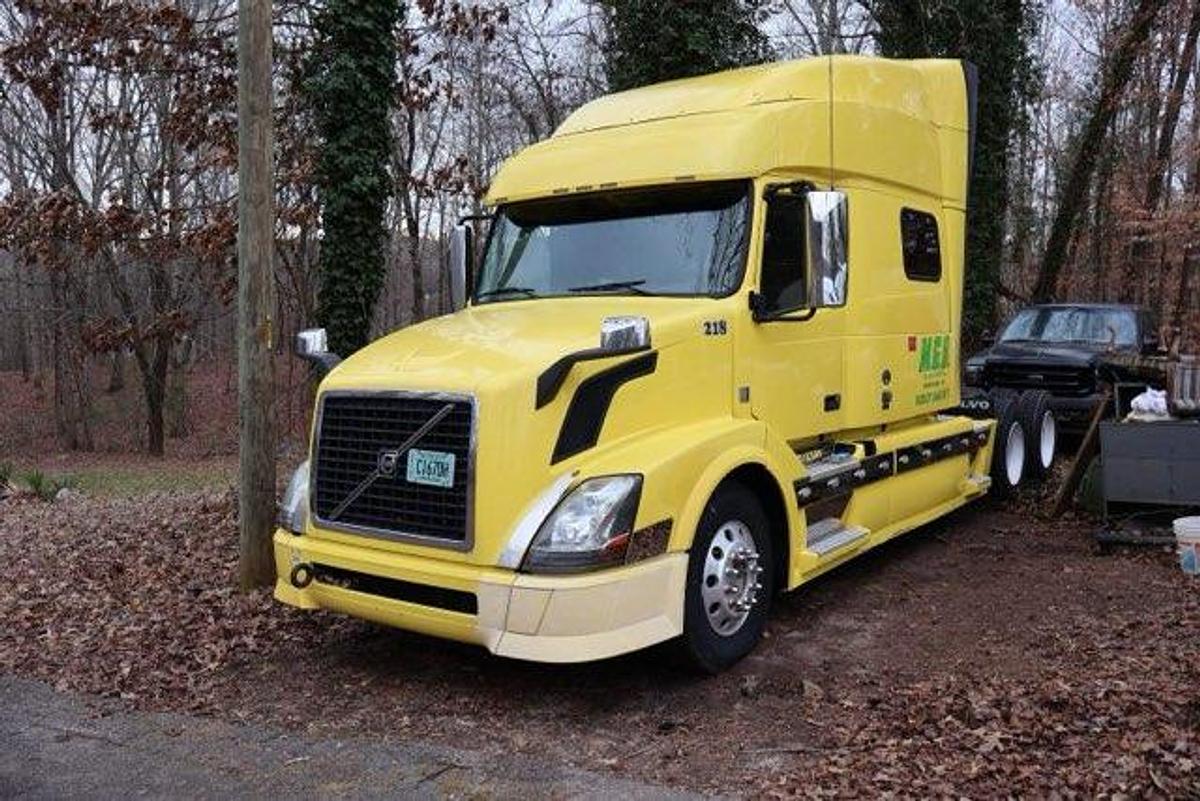 Used 2014 Western Star 4900 Conventional Sleeper Semi