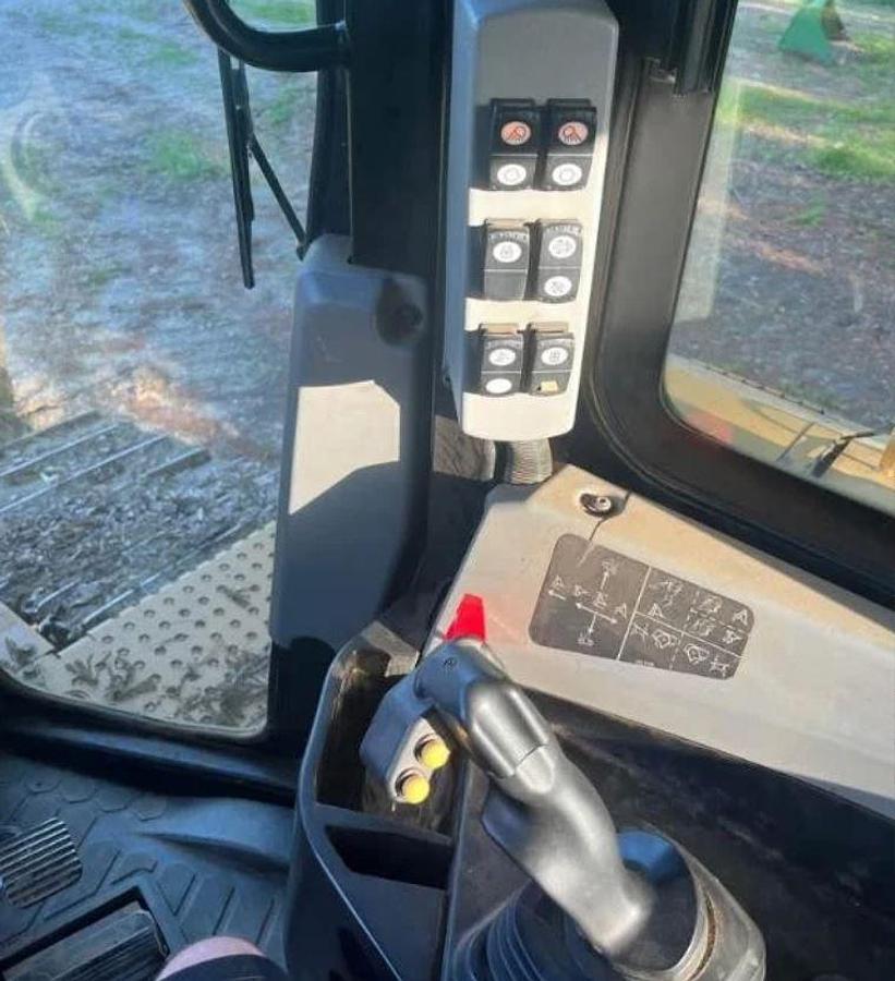 Used 2015 Caterpillar D6T LGP