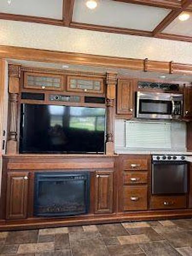 Used 2017 Heartland Bighorn 3160 Elite