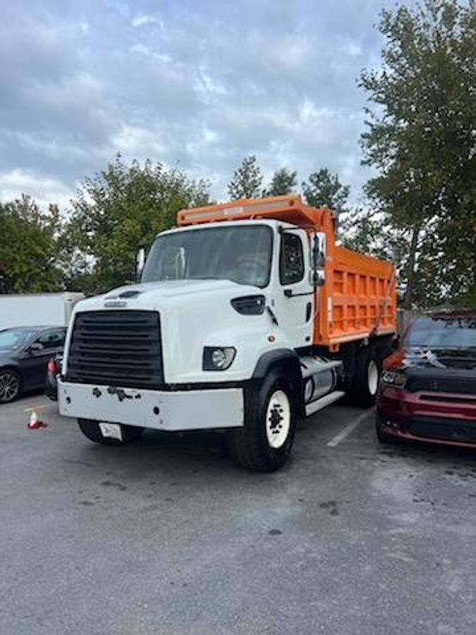 Used 2016 Freightliner 114SD Dump Truck