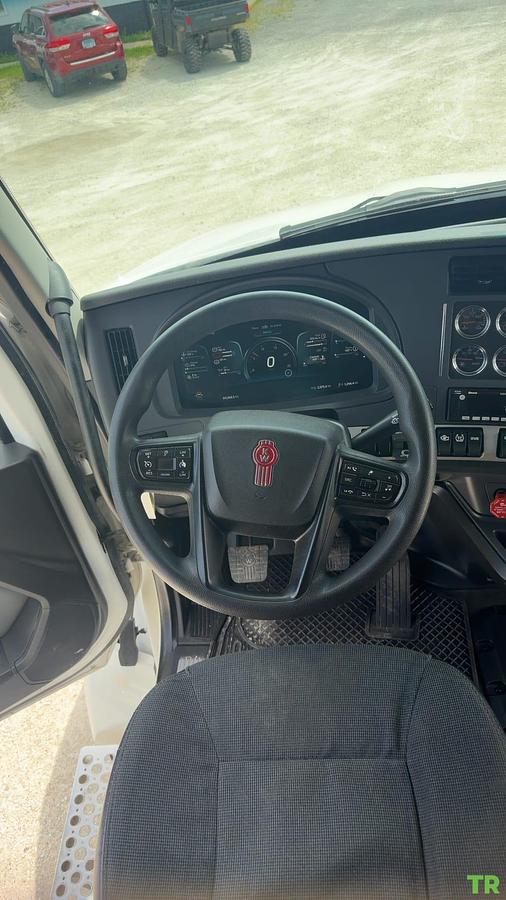 Used 2021 Kenworth T880