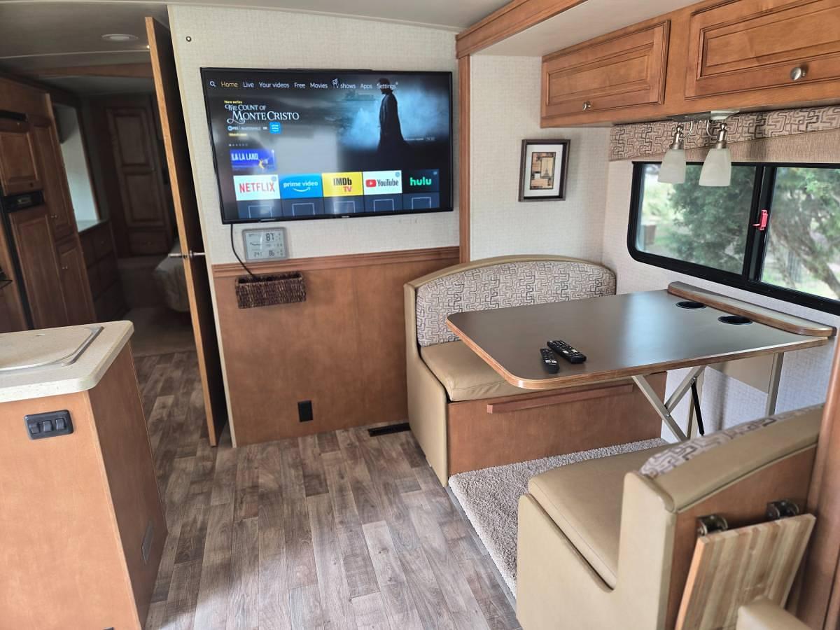 Used 2016 Winnebago Vista Lx 27 N