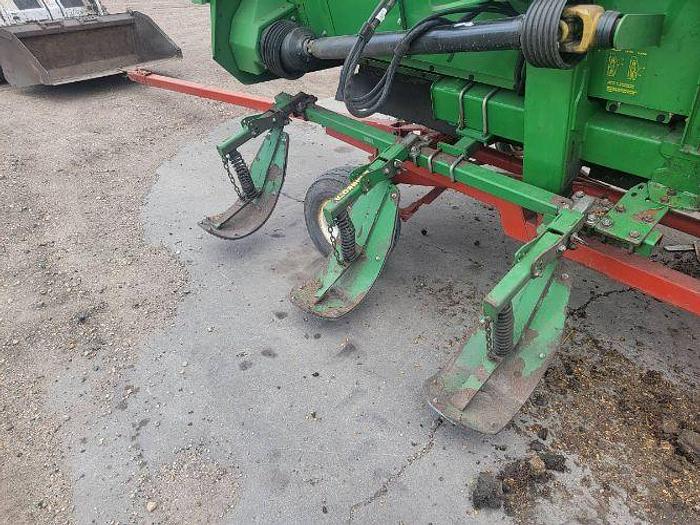 Used 2013 JOHN DEERE 608C Chopping Corn Head