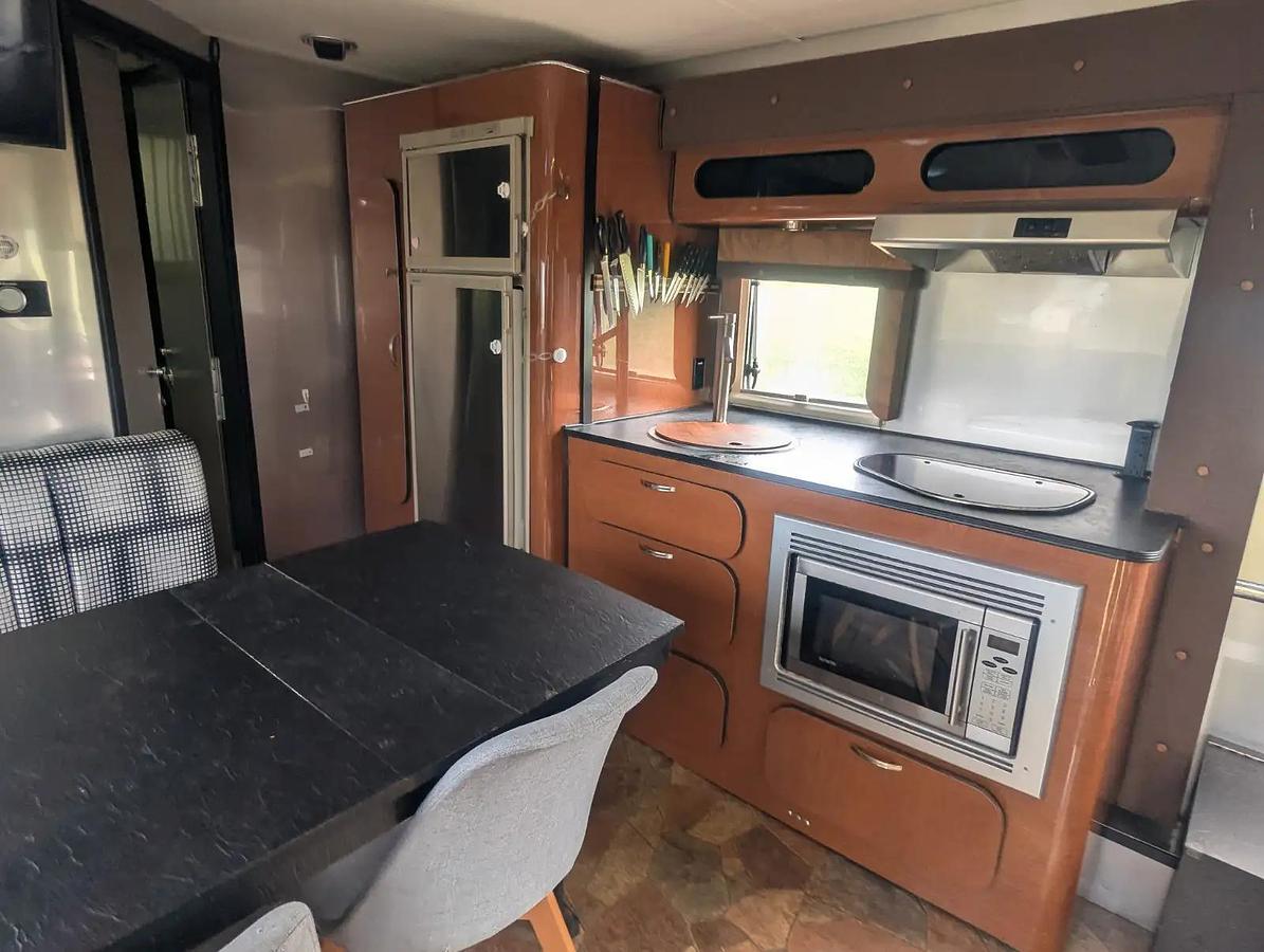 Used 2010 Earthbound 29' Luxury Travel Trailer