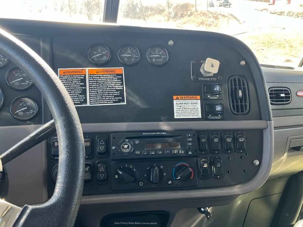 Used 2012 Peterbilt 365 Conventional Sleeper Semi