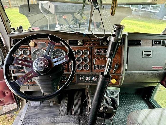 Used 2004 Kenworth W900L