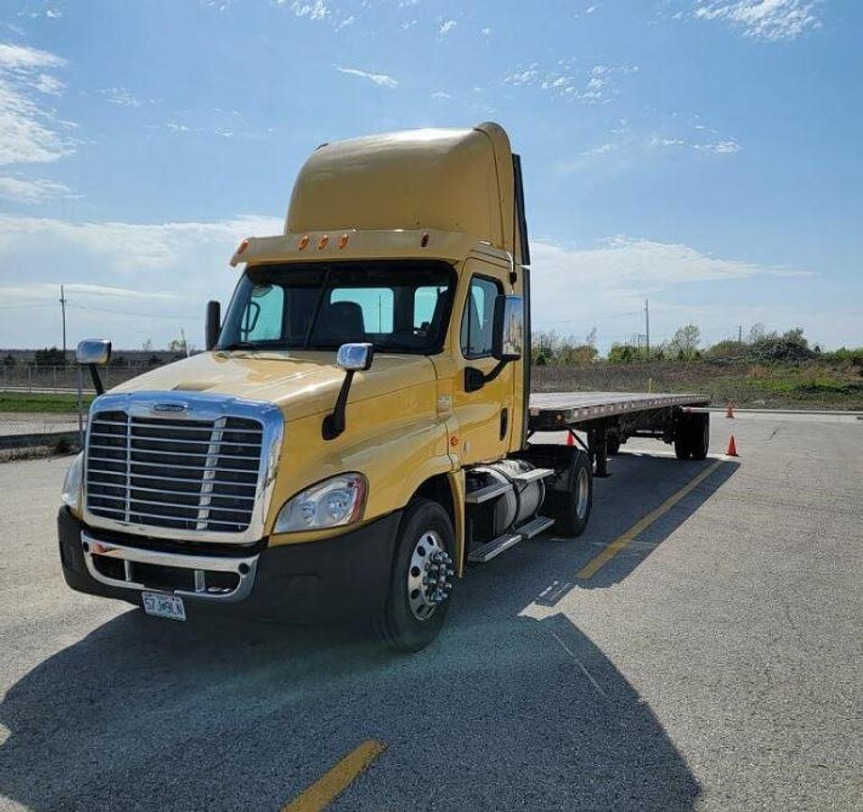 Used 2012 FREIGHTLINER CASCADIA 113