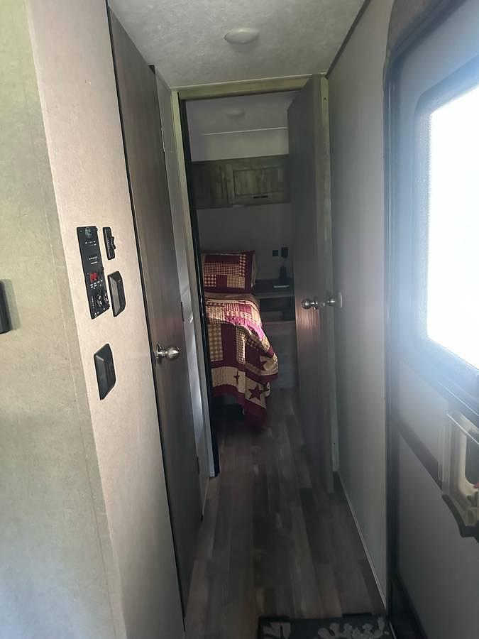 Used 2020 Forest River Vibe 33RK Travel Trailer