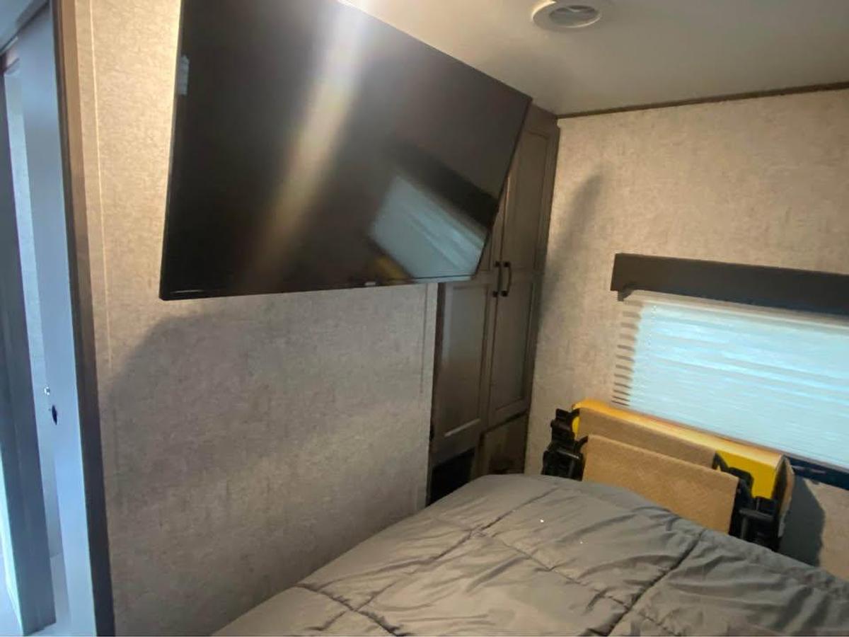 Used 2021 Coachmen Apex