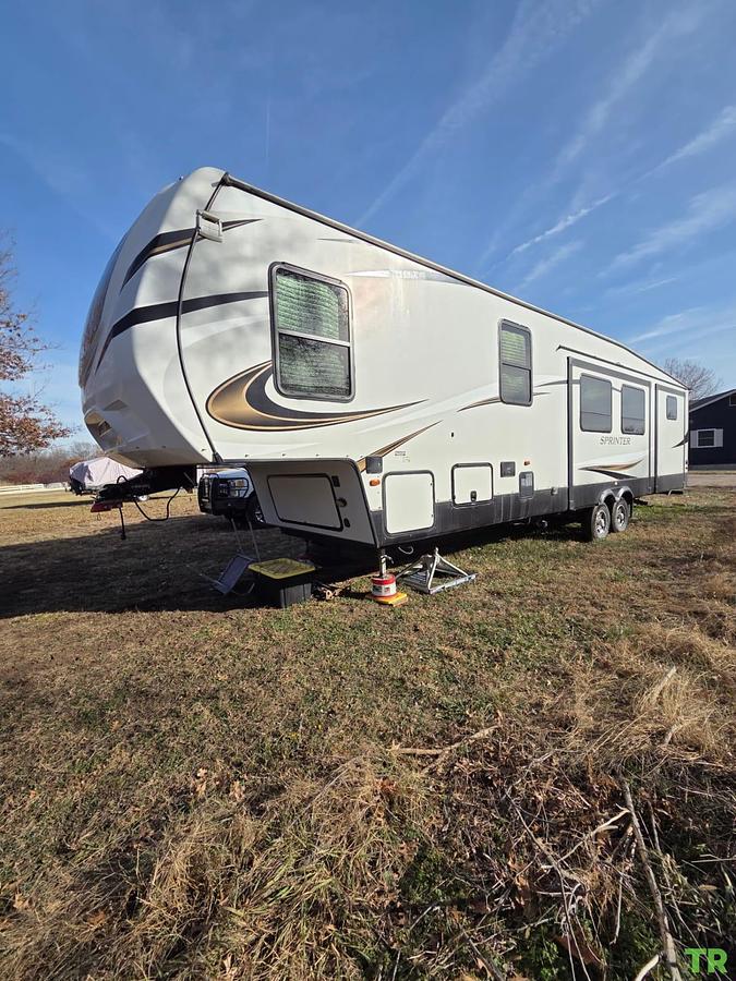 Used 2021 Keystone Sprinter Limited 3620FWLBH Fifth Wheel – Bunkhouse – Washer & Dryer – Custom Skirting – Full-Time Ready