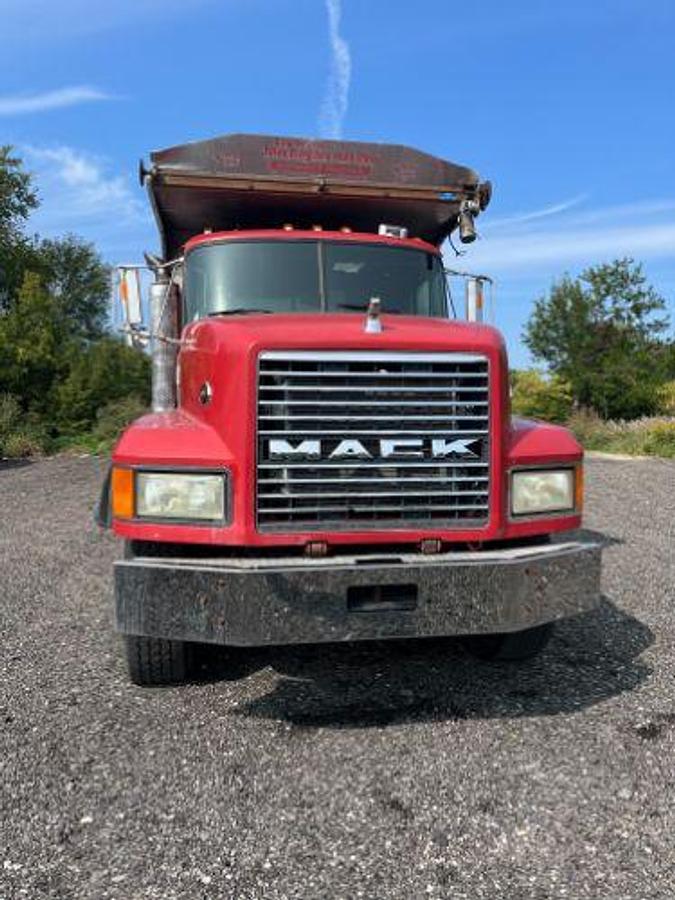 Used 1999 Mack Dump Truck