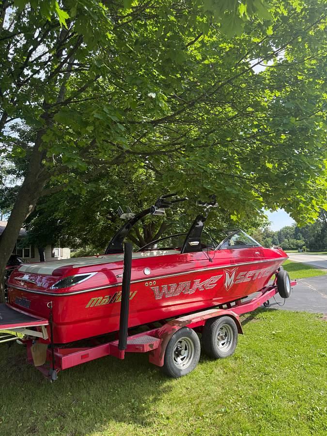 Used 2008 Malibu Wakesetter Ski Boat