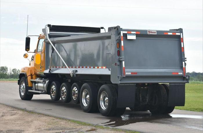 Used 2018 WESTERN STAR 4700