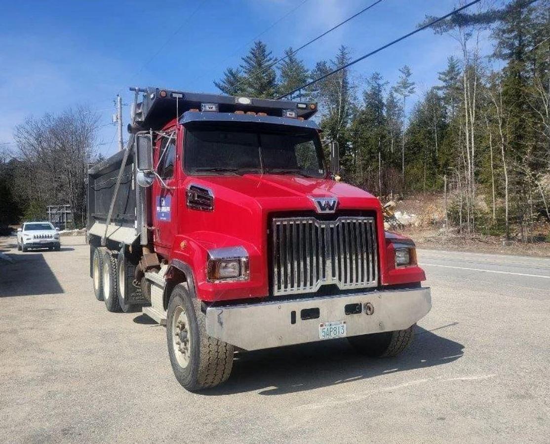 Used 2015 Western Star 4700