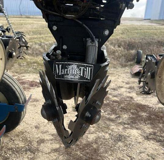 Used 2009 KINZE 3600 Planter