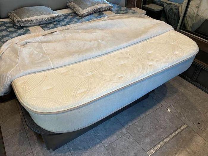 Used 2019 Newmar Ventana 3426