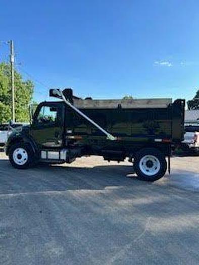 Used 2015 Freightliner BUSINESS CLASS M2 106