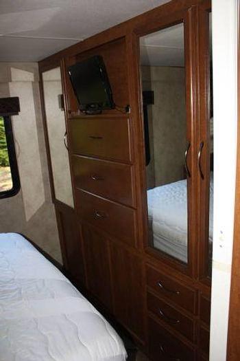 Used 2014 Thor Motor Coach Freedom Elite 31L