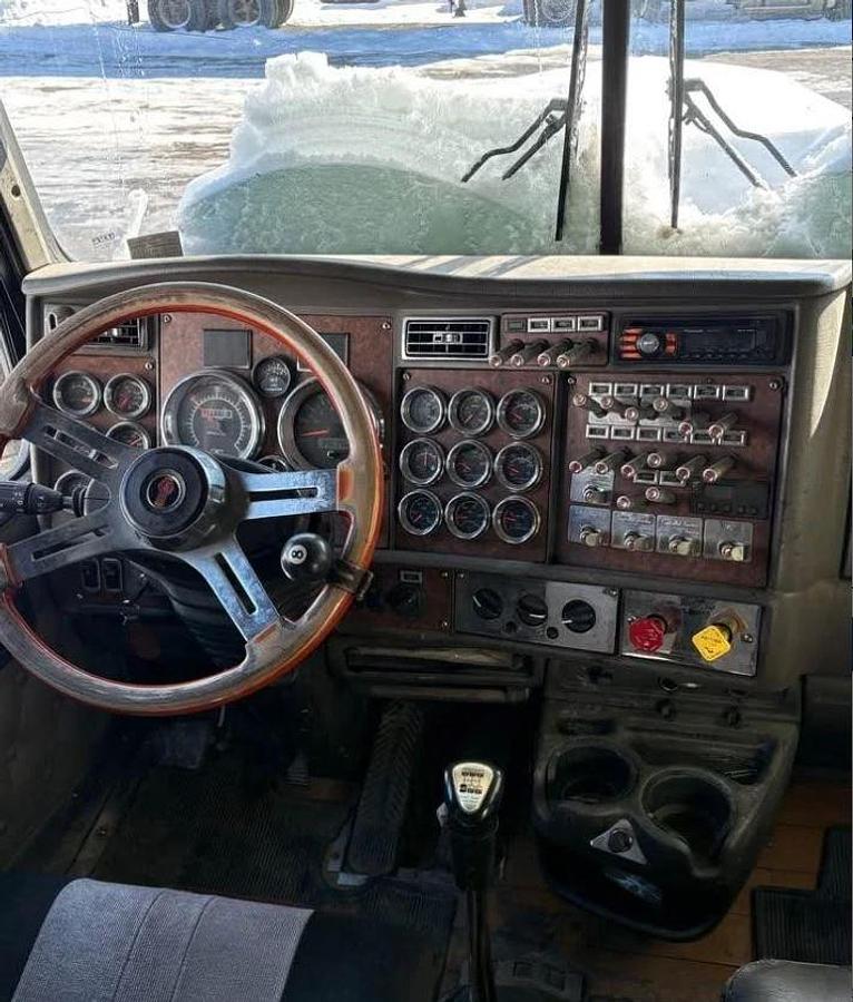 Used 2006 Kenworth W900L