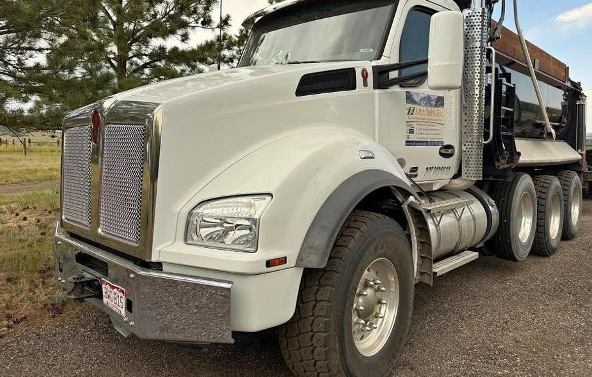 Used 2020 Kenworth T880
