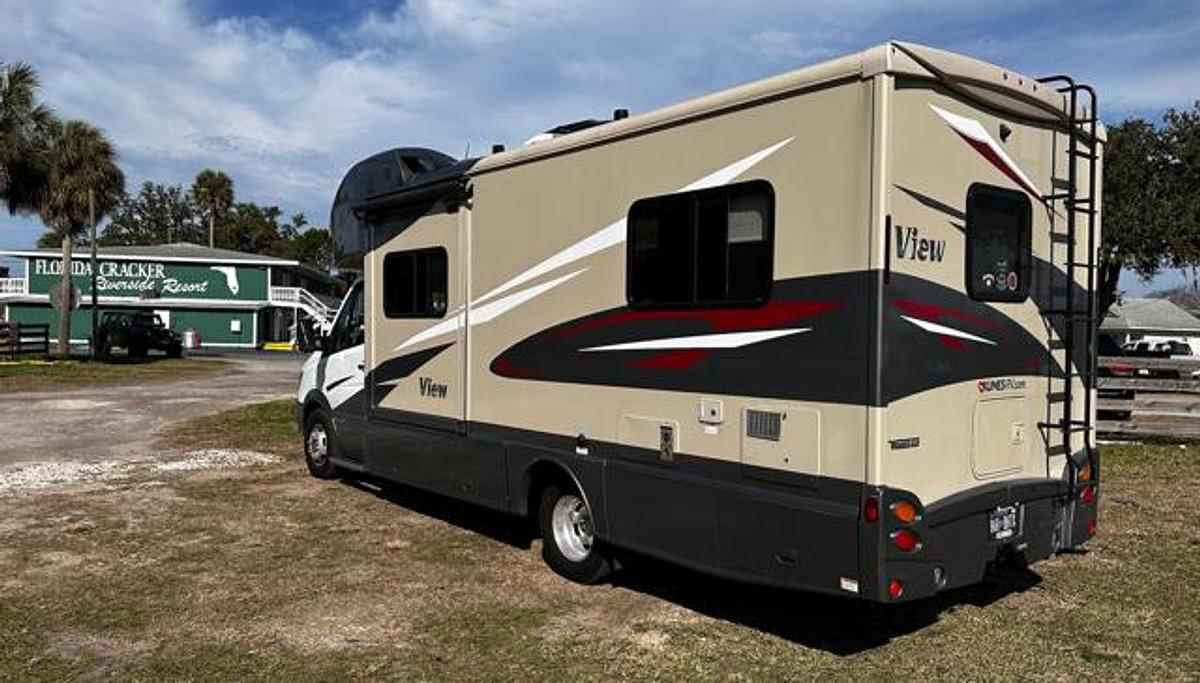 Used 2018 Winnebago View 24V Class C Motorhome