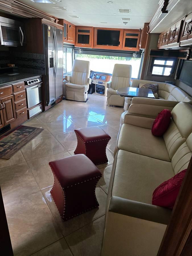 Used 2015 Fleetwood Discovery 40G Class A Motorhome