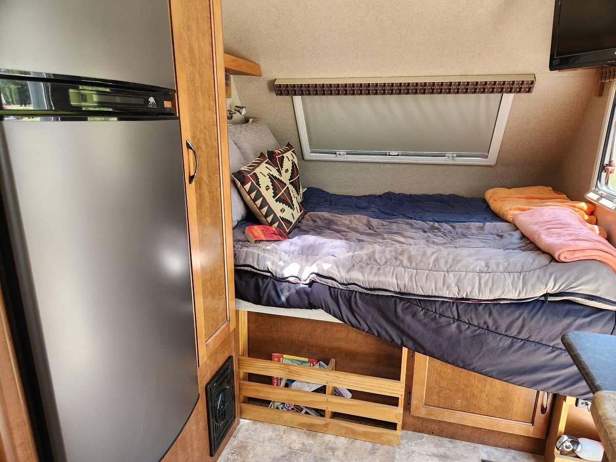 Used 2016 Lance 1575 Travel Trailer