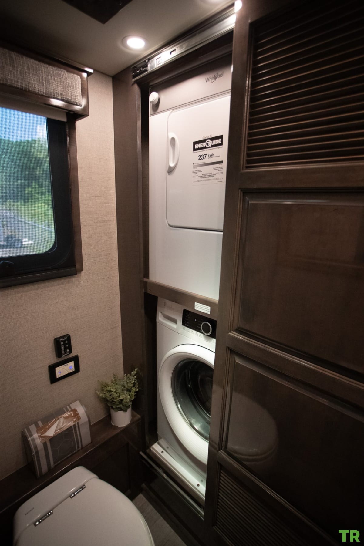 Used 2020 Entegra Aspire 44R | 450 HP Cummins Diesel | Bath & Half | Luxury Coach | Only 16,000 Miles