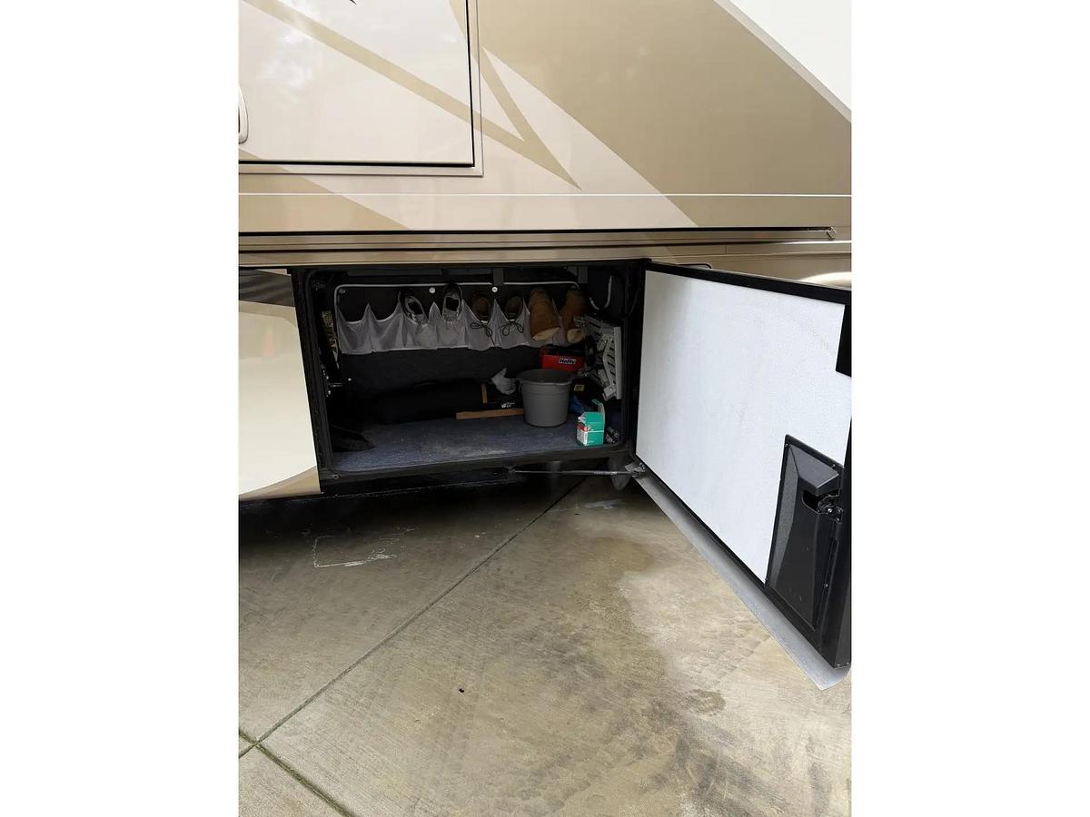 Used 2019 Newmar Ventana 3709