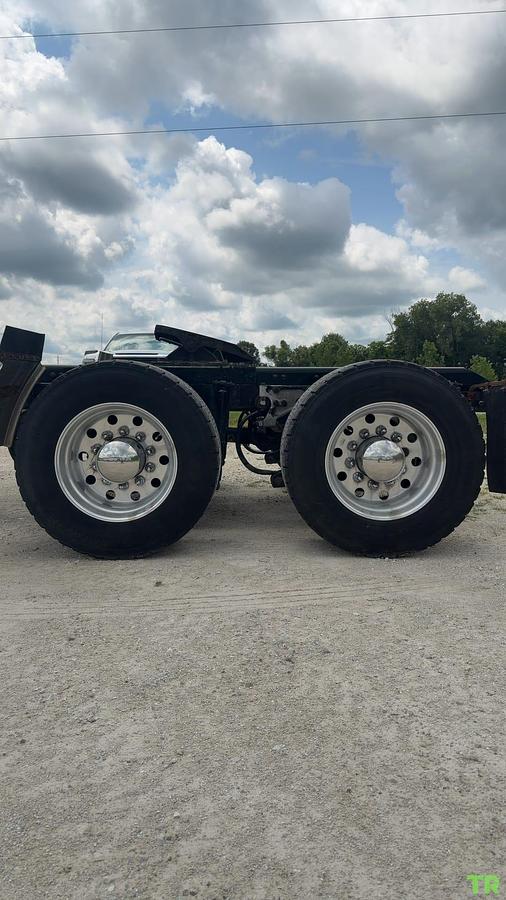Used 2021 Kenworth T880