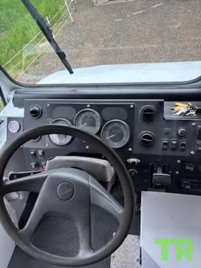 Used 2009 Freightliner MT55