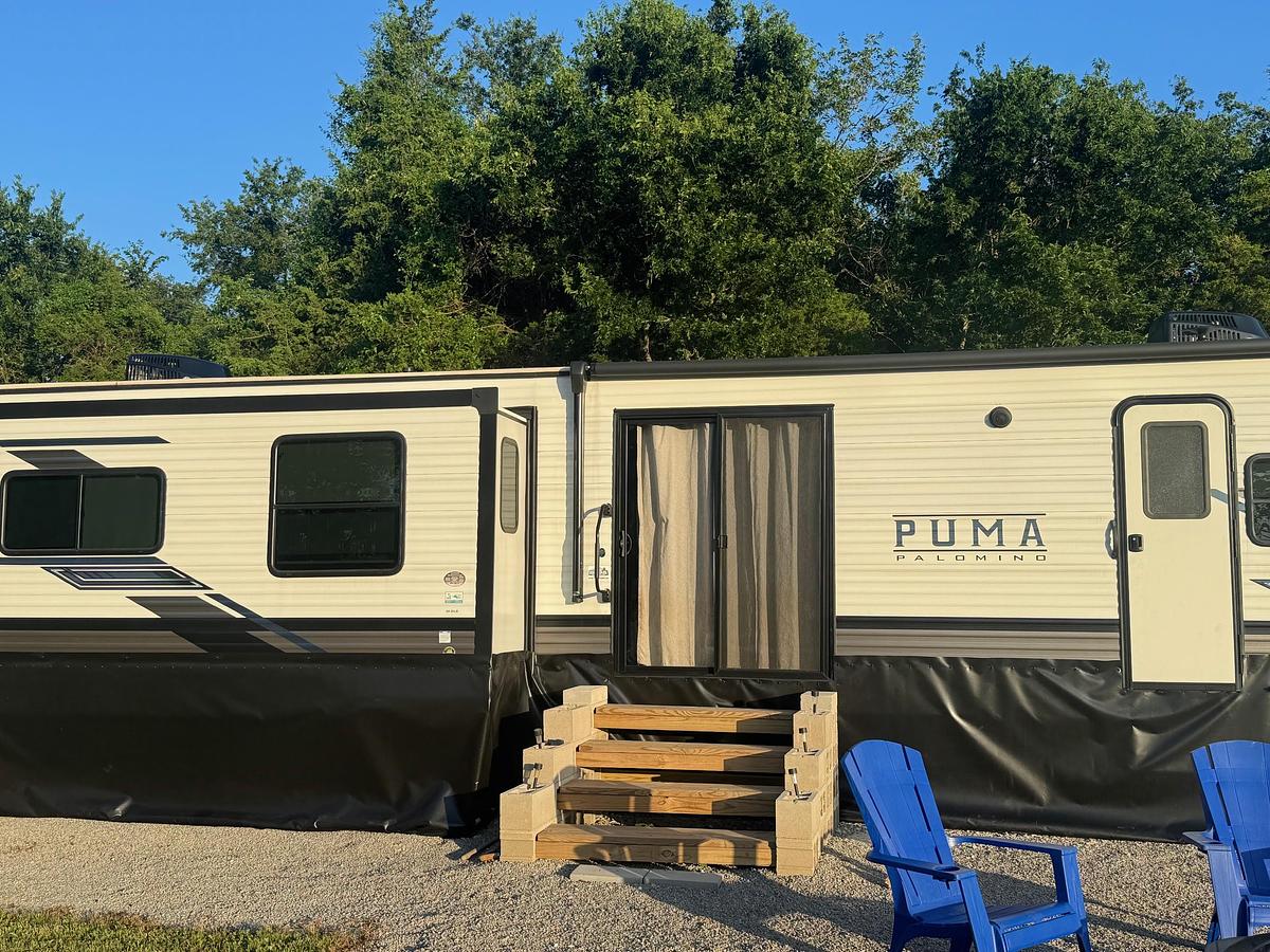 Used 2023 Palomino Puma Destination 38RLB Park Model