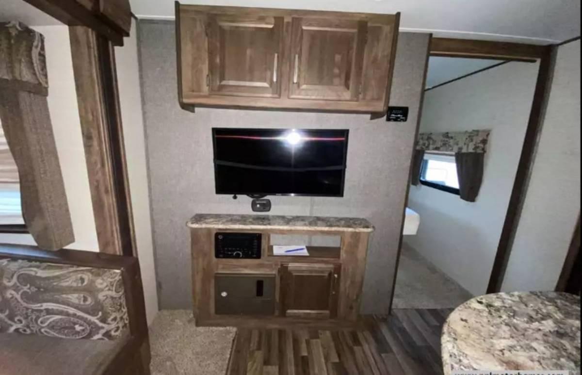 Used 2016 Keystone Cougar 22RBIWE